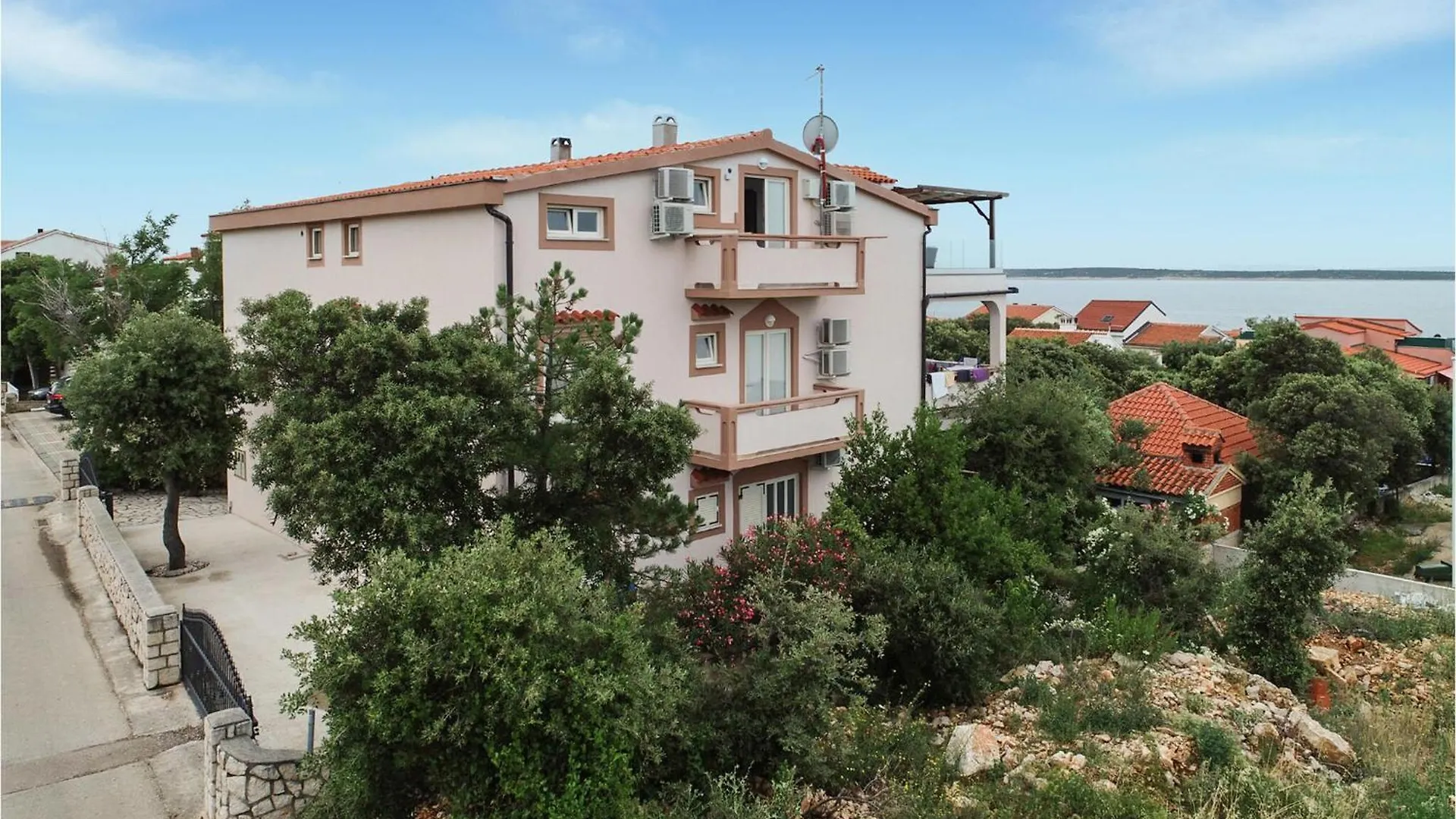 Awesome Apartment In Mandre With House Sea View