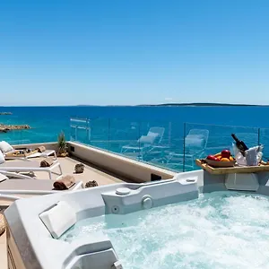 Natura Luxury Vila